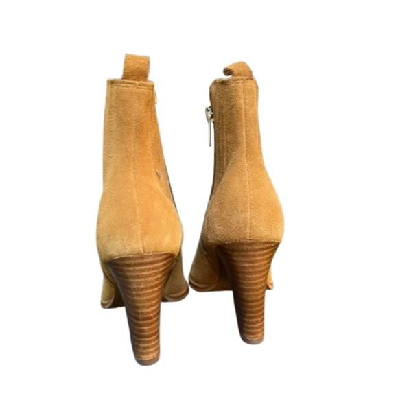 NWOB Marc Fisher Mariel Beige Suede Pointed Toe Block Heel Ankle Boots Size 5M - Picture 5 of 5